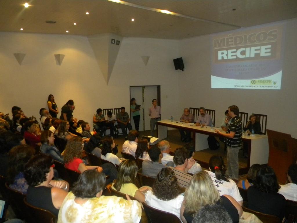 Leia mais sobre o artigo Médicos e Prefeitura do Recife fecham acordo