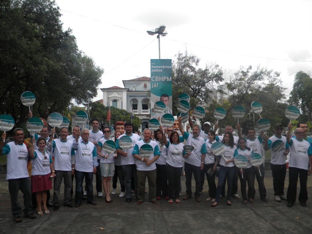 Leia mais sobre o artigo Médicos fazem caminhada contra os Planos de Saúde