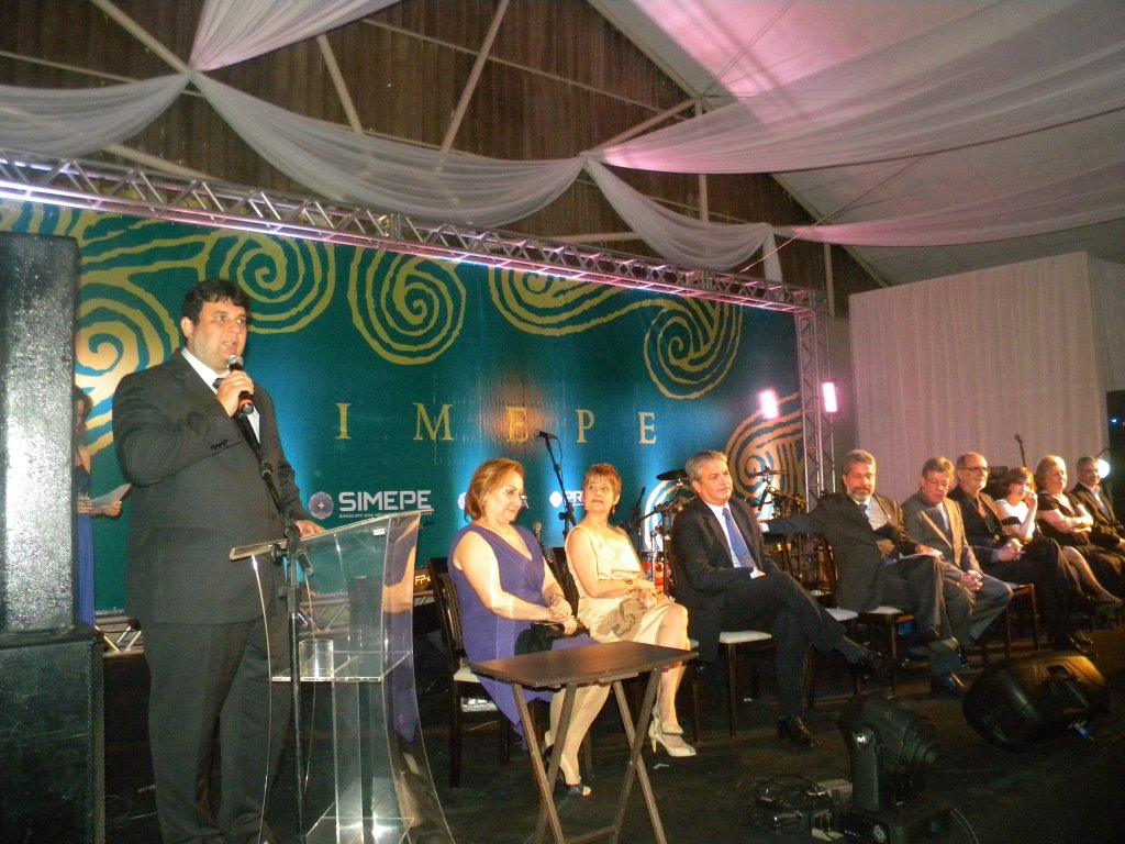 Leia mais sobre o artigo Novas lutas e desafios para a nova diretoria do Simepe