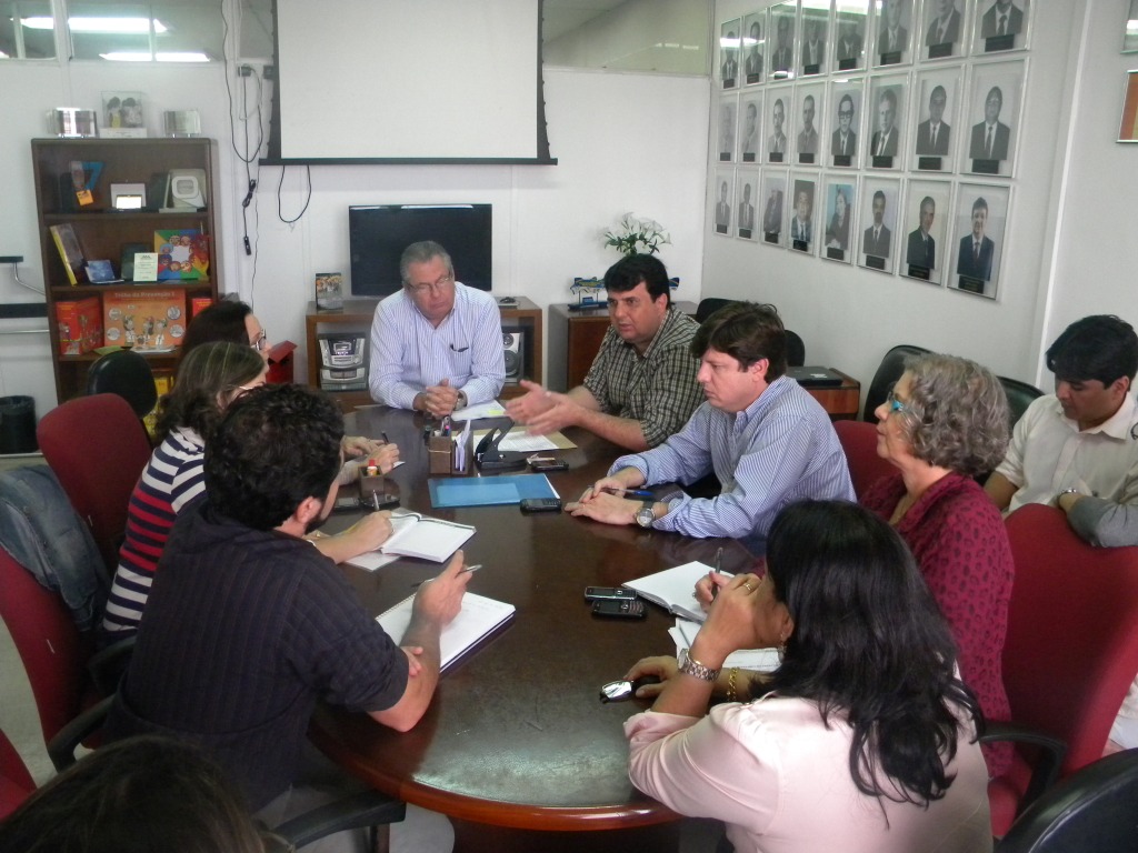 Leia mais sobre o artigo Simepe e PCR debatem pendências do Termo de Compromisso