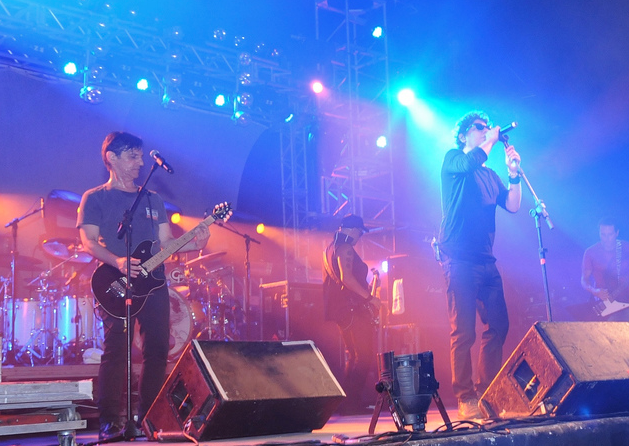 Leia mais sobre o artigo Festa do Simepe com show contagiante dos Titãs