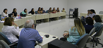 Leia mais sobre o artigo Entidades médicas discutem melhorias em maternidade de referência de alto risco