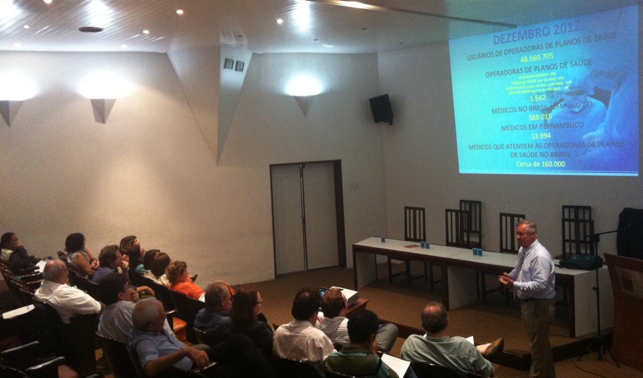 Leia mais sobre o artigo CEHM-PE avalia propostas da Golden Cross e Geap