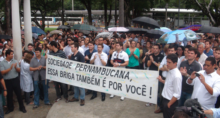 Leia mais sobre o artigo Atenção médicas e médicos