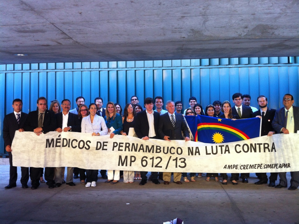 Leia mais sobre o artigo “Nossa luta ainda não acabou,” diz presidente da FENAM sobre manutenção dos vetos ao Ato Médico