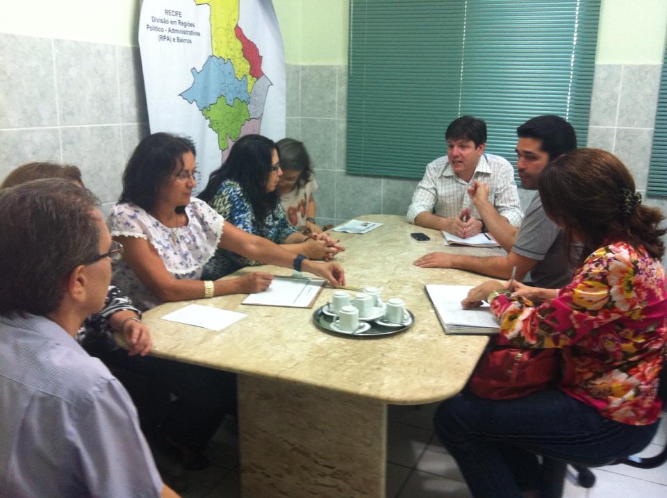 Leia mais sobre o artigo Médicos do Hospital e Policlínica Jaboatão Prazeres se reúnem em AGE