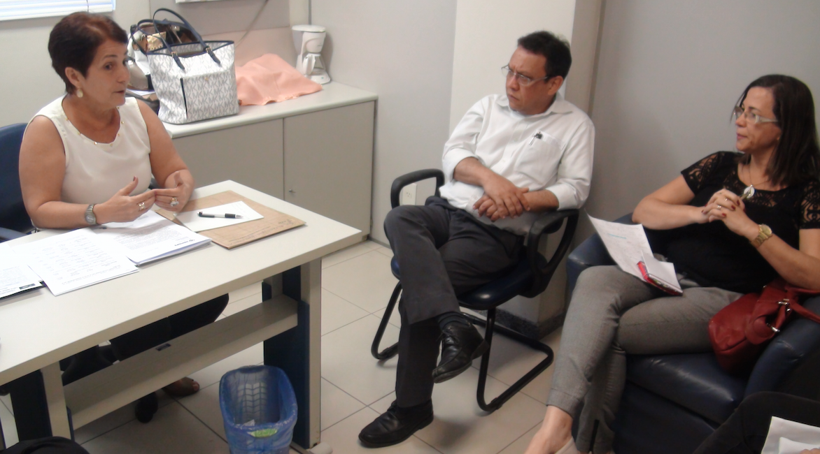 Leia mais sobre o artigo Médicos discutem problemas com gestores do Hemope