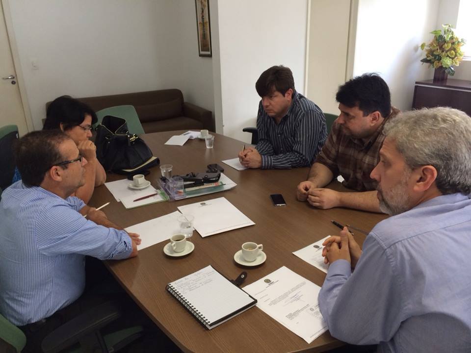 Leia mais sobre o artigo Entidades médicas discutem situação do HC