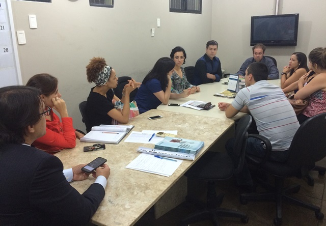 Leia mais sobre o artigo Médicos do Maria Lucinda cobram agilidade para pagamento de salários