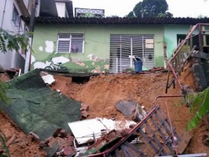 Leia mais sobre o artigo Cremepe pede ajuda aos médicos e à sociedade para os desabrigados das chuvas
