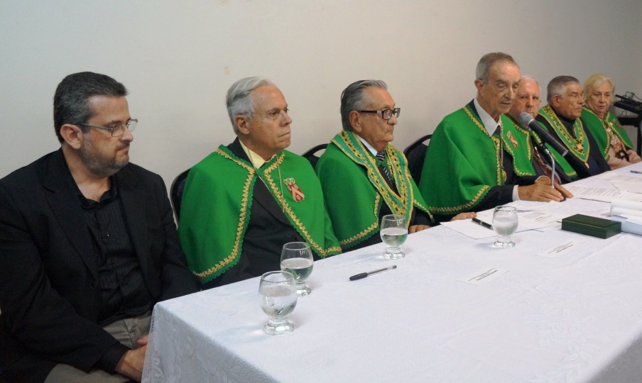 Leia mais sobre o artigo Simepe parabeniza nova diretoria da Academia Pernambucana de Medicina