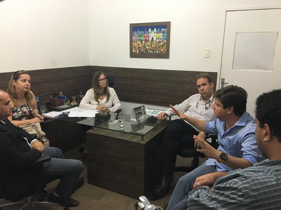 Leia mais sobre o artigo Simepe e gestores da saúde de Olinda defendem construção de diálogo e entendimento
