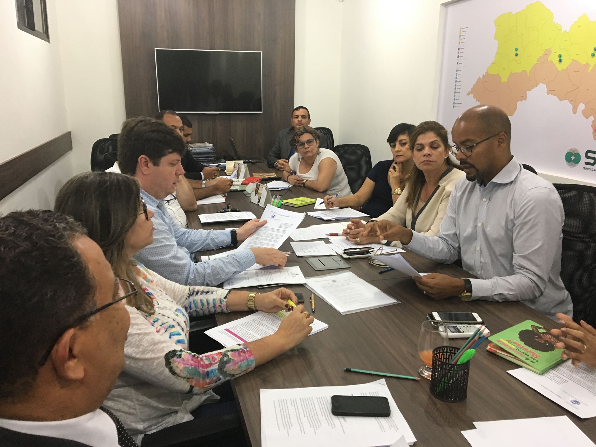 Leia mais sobre o artigo Sindicatos e parlamentares  discutem sobre Projeto de Lei Ordinária (1239/2017) de Plantões Extras