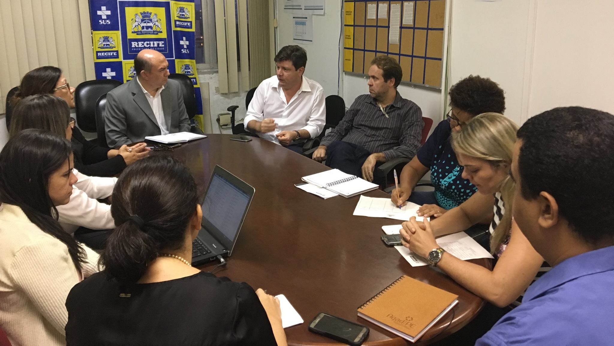 Leia mais sobre o artigo Simepe e PCR colocam em pauta reivindicações da classe médica durante reunião