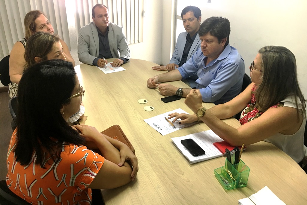 Leia mais sobre o artigo Simepe, médicos e Prefeitura de Olinda discutem melhorias para a saúde da cidade