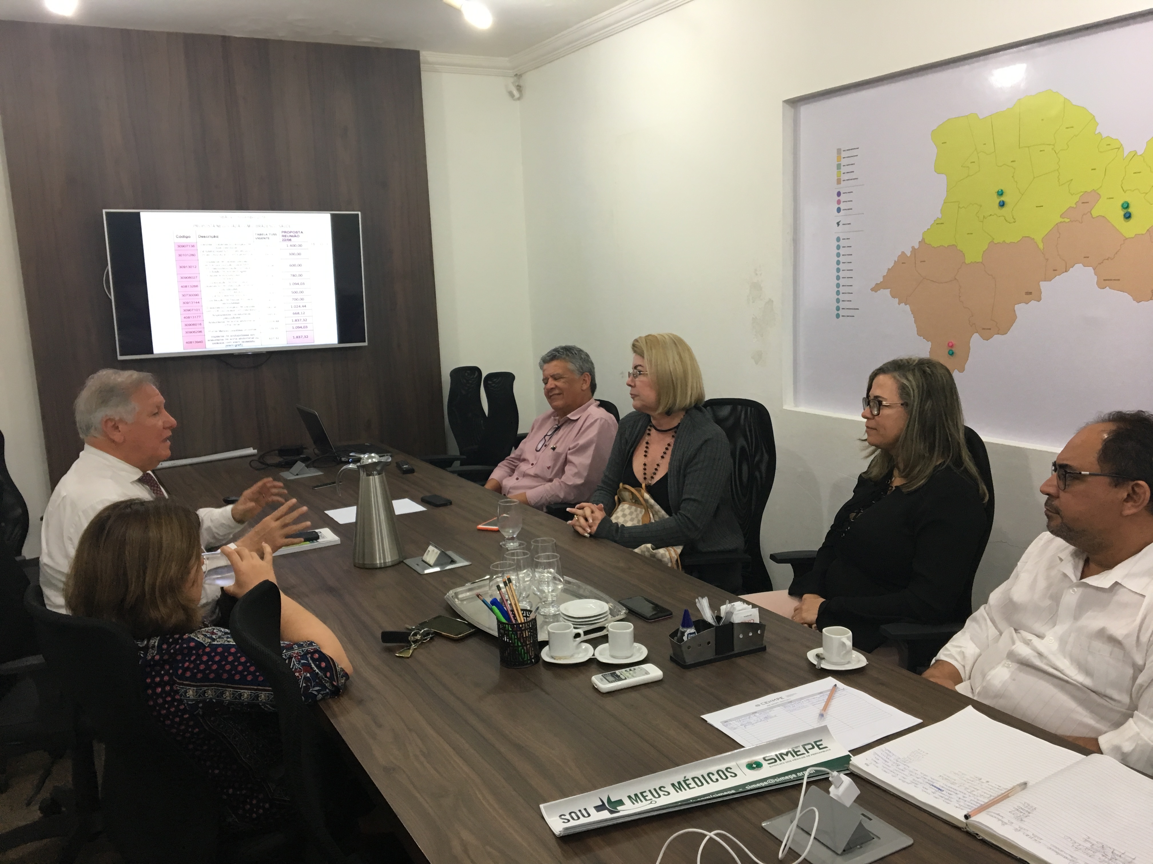 Leia mais sobre o artigo CEHM-PE e Simepe iniciam movimento de valorização dos ginecologistas e obstetras