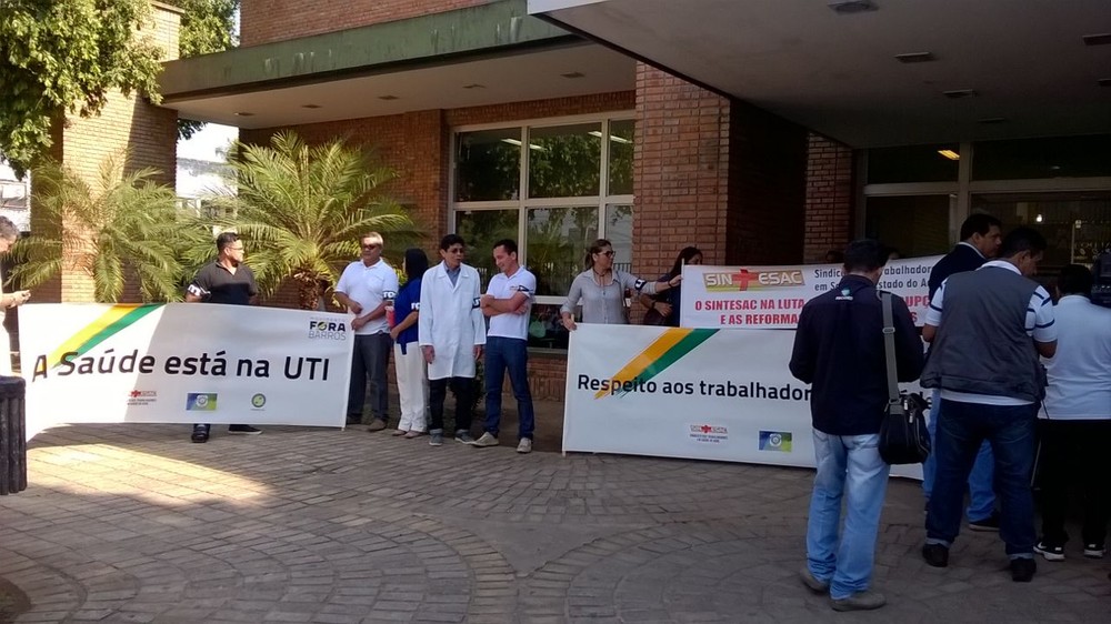 Leia mais sobre o artigo Servidores da Saúde fazem ato em hospital de Rio Branco por segurança e melhorias de trabalho