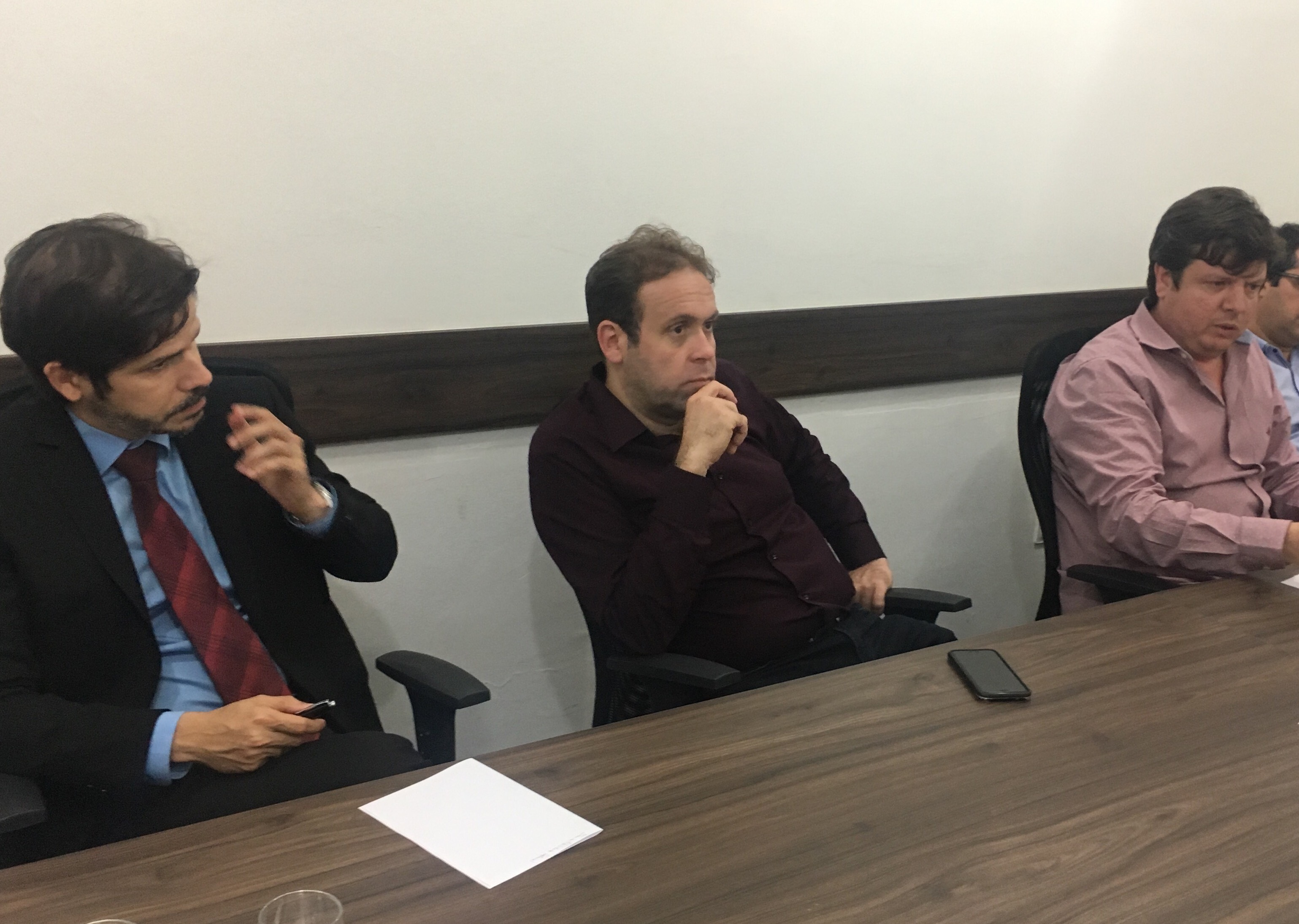 Leia mais sobre o artigo Médicos do HCP levam denúncias ao Simepe