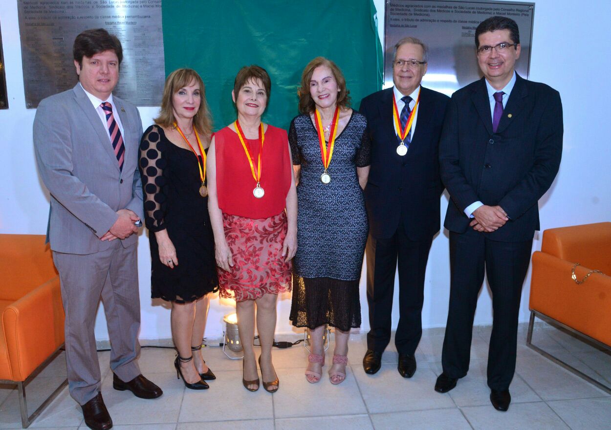 Leia mais sobre o artigo Solenidade em grande estilo marca outorga da medalha São Lucas