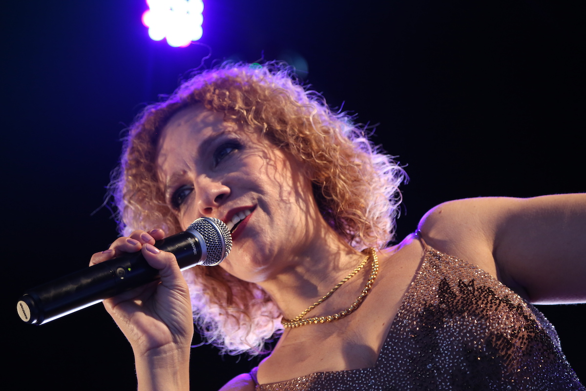 Leia mais sobre o artigo Festa dos Médicos de Petrolina coloca todo mundo para dançar ao som da música nordestina