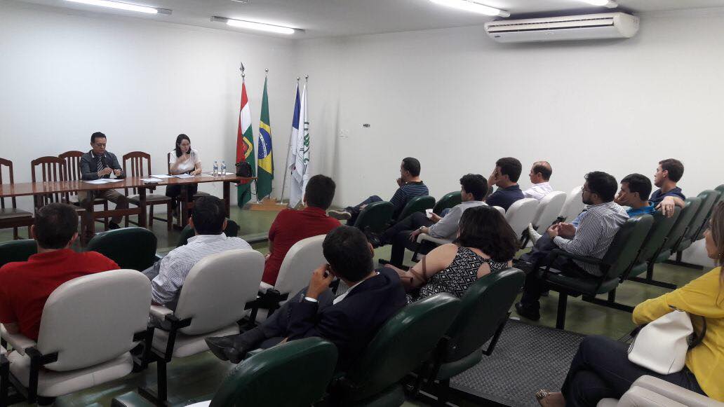 Leia mais sobre o artigo Médicos da UPAE de Caruaru discutem, em AGE, número excessivo de atendimentos