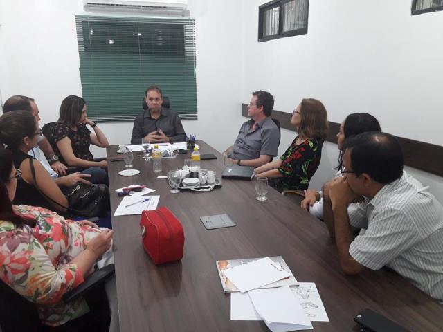 Leia mais sobre o artigo Reunião discute questões internas do HAM