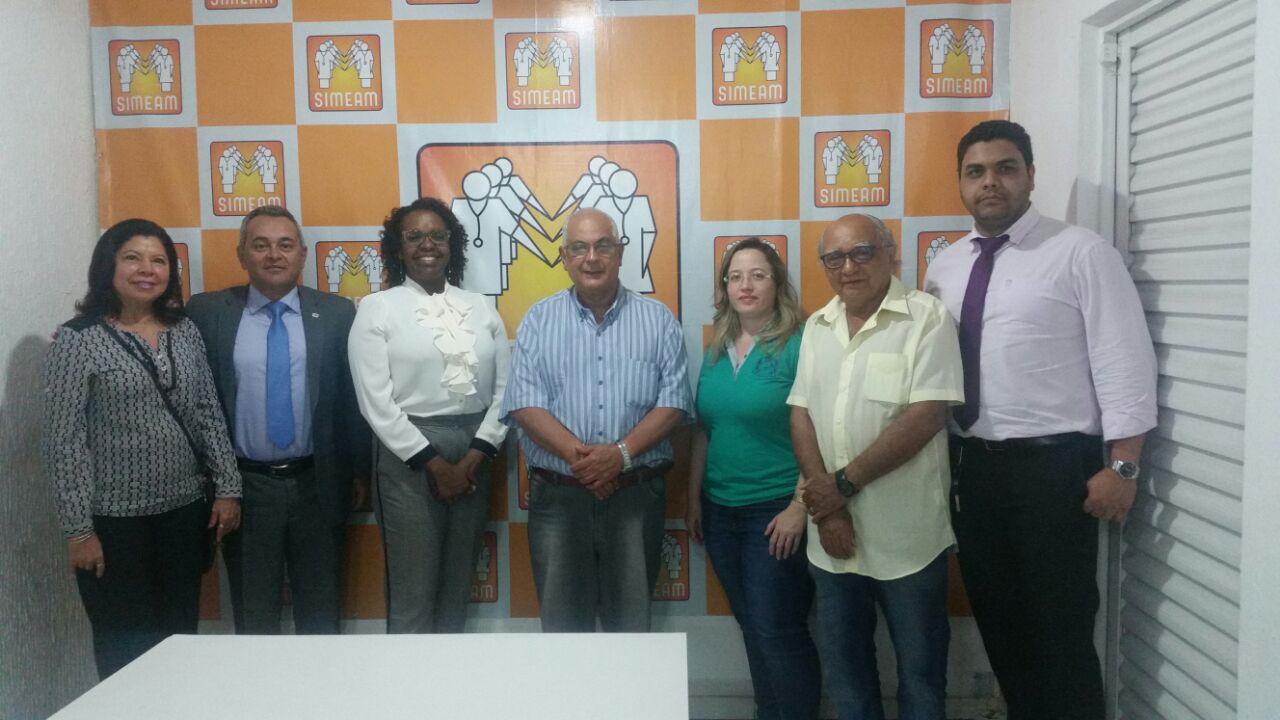 Leia mais sobre o artigo DIRETORIA DO SIMEAM SE REÚNE COM ASSESSORIA JURÍDICA PARA NOVAS AÇÕES EM PROL DA CATEGORIA MÉDICA