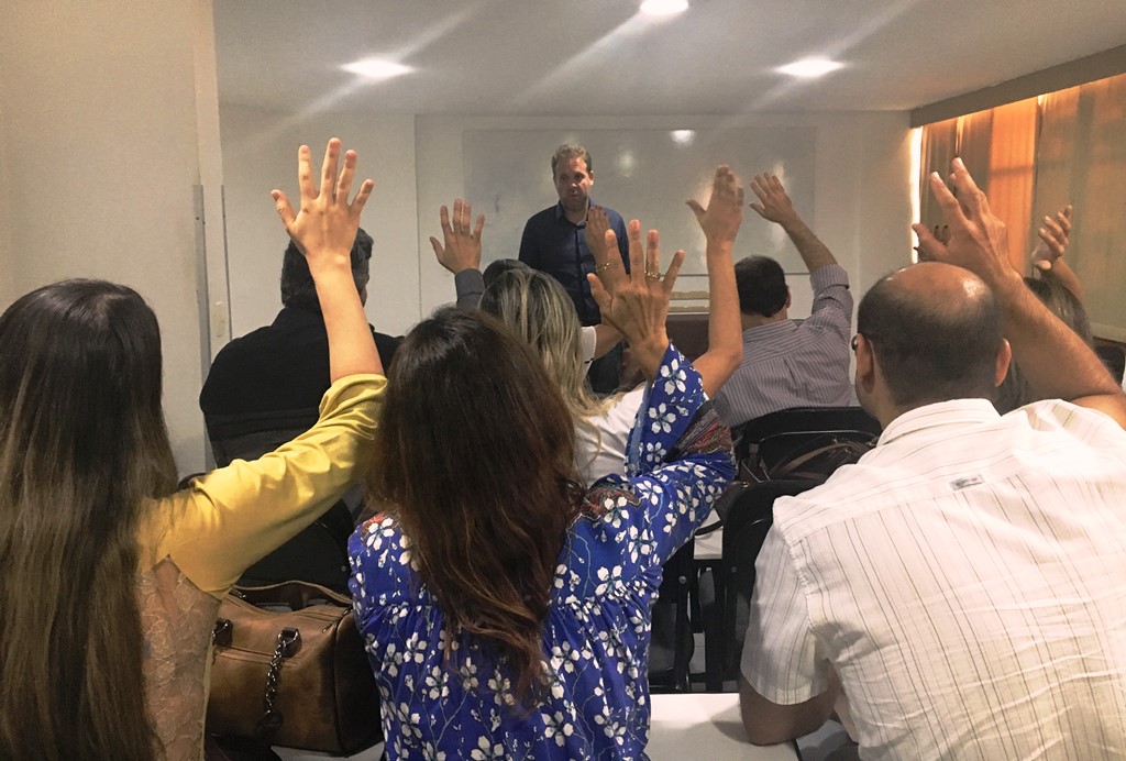 Leia mais sobre o artigo Médicos de Petrolina rejeitam proposta e deliberam por apresentar contraproposta à Mesa de Negociação