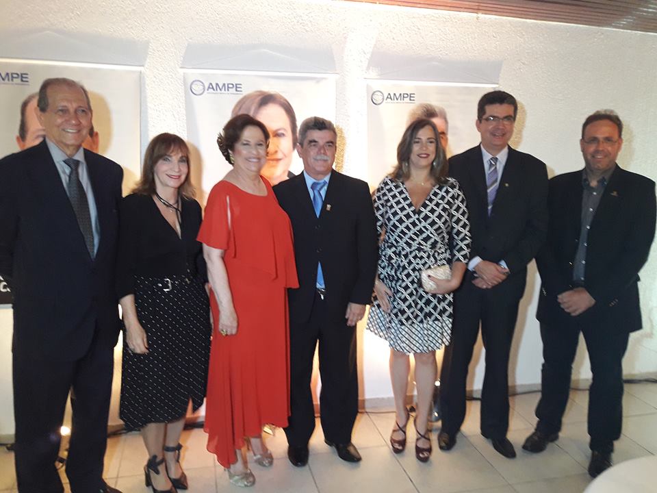 Leia mais sobre o artigo AMPE celebra 177 anos com homenagens a médicos e estudantes’