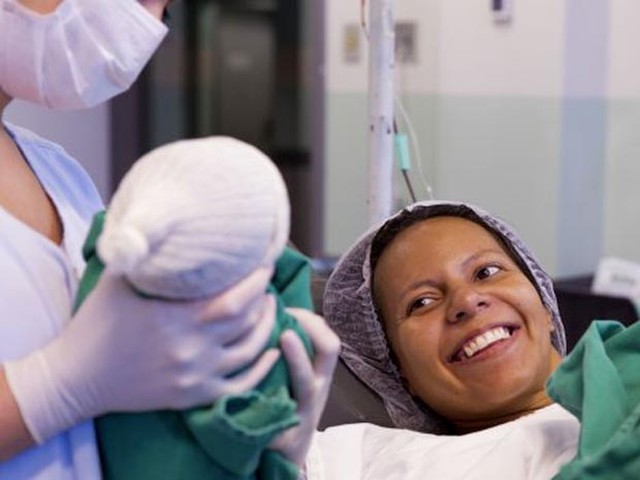 Leia mais sobre o artigo Maternidades brasileiras envolvidas em projeto de incentivo registram aumento de 8% em partos normais