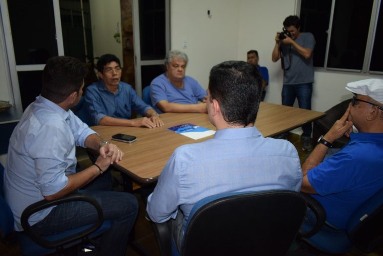Leia mais sobre o artigo Gladson Cameli se reúne com diretores do Sindmed-AC e CRM