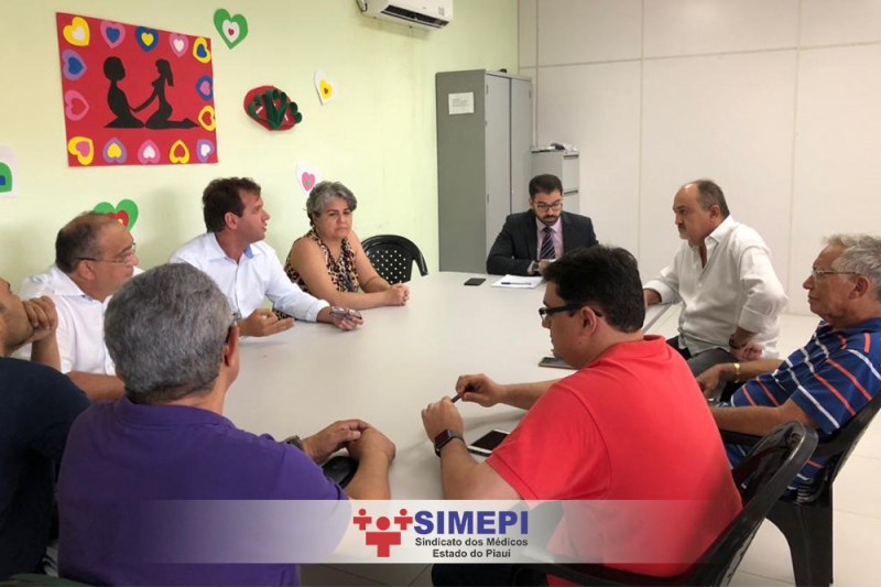 Leia mais sobre o artigo Caravana do SIMEPI se reúne com os médicos de Oeiras (PI)