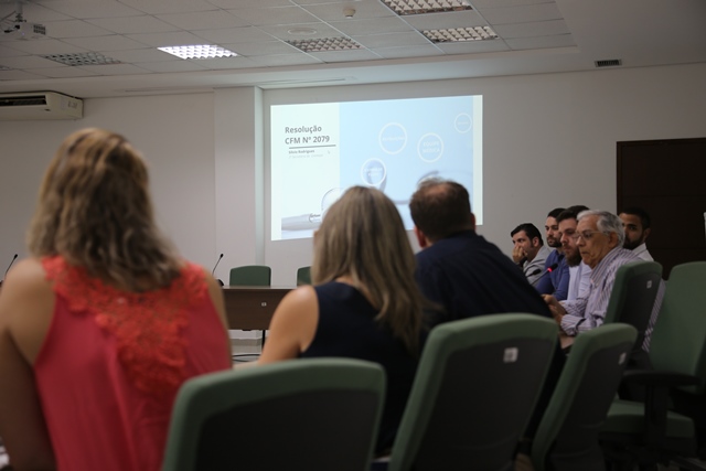 Leia mais sobre o artigo Simepe participa de reunião no Cremepe sobre o cumprimento da Resolução CFM 2079/14