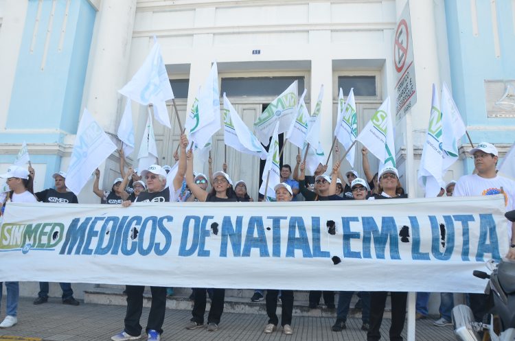 Leia mais sobre o artigo Médicos de Natal se reúnem em assembleia no dia 09 para definir paralisação
