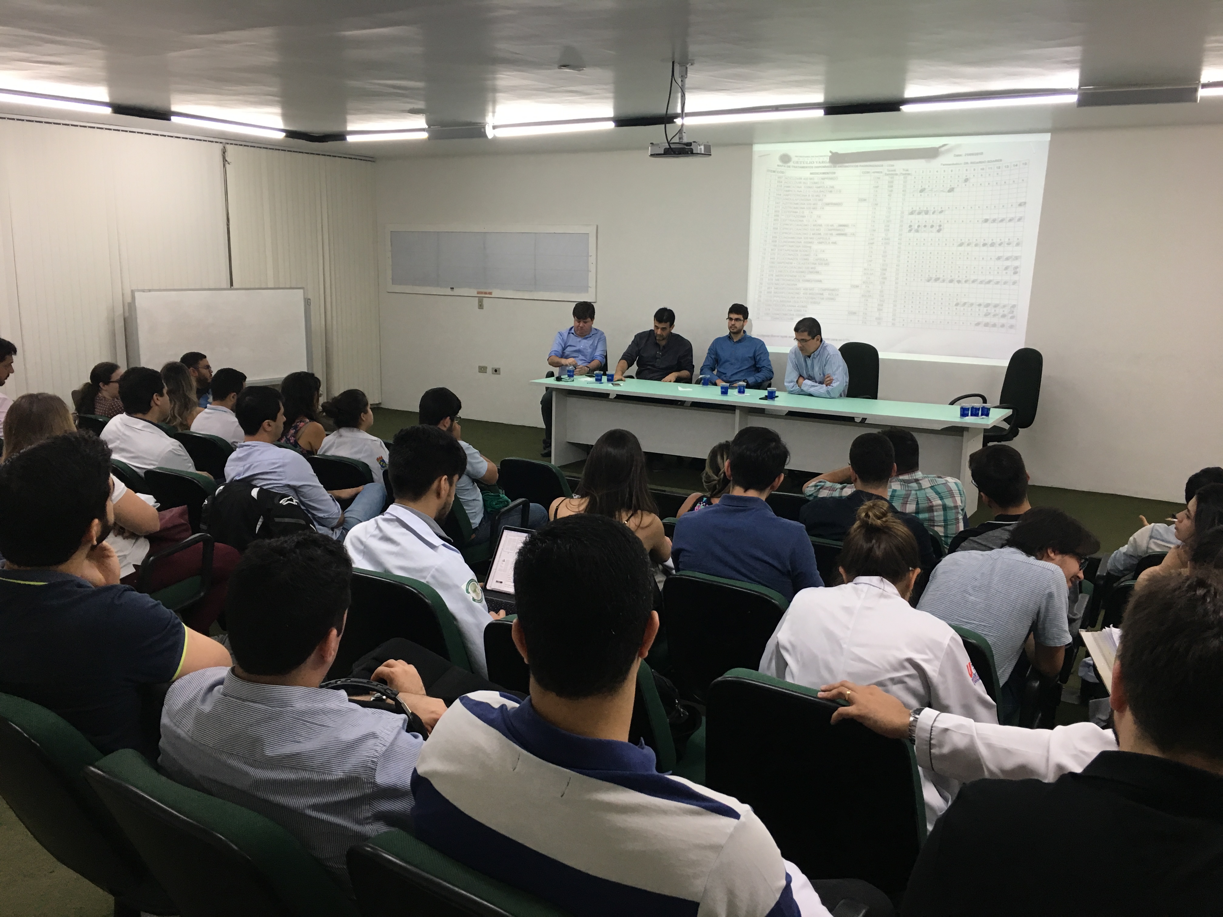 Leia mais sobre o artigo Residentes do HGV encerram greve
