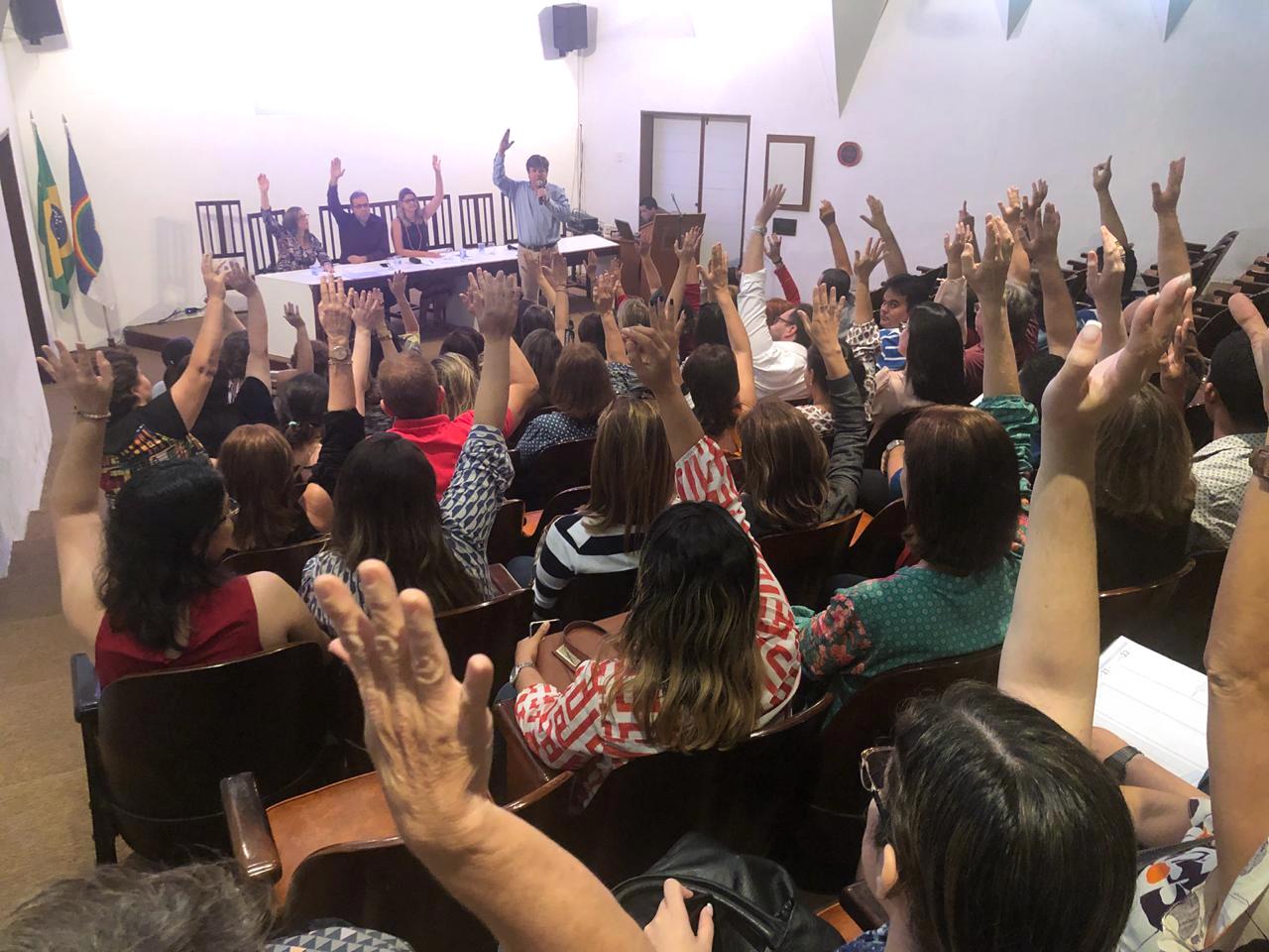 Leia mais sobre o artigo Médicos do Recife deliberam por uma paralisação de 72 horas