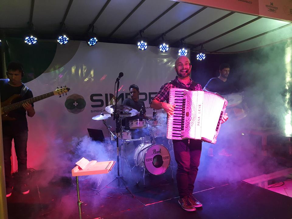 Leia mais sobre o artigo Miscelânea de forró predomina na festa do Médico de Petrolina