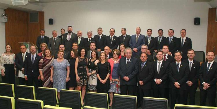 Leia mais sobre o artigo Secretário Geral do SIMESC prestigia posse da nova gestão do CRM SC