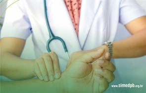 Leia mais sobre o artigo O SIMED-PB CONSIDERA QUE O MAIS MÉDICOS DEVERIA SER UTILIZADO DE FORMA COMPLEMENTAR, SOMENTE DEPOIS DE ESGOTADA A CAPACIDADE DE ASSISTÊNCIA DOS MÉDICOS DE CARREIRA.