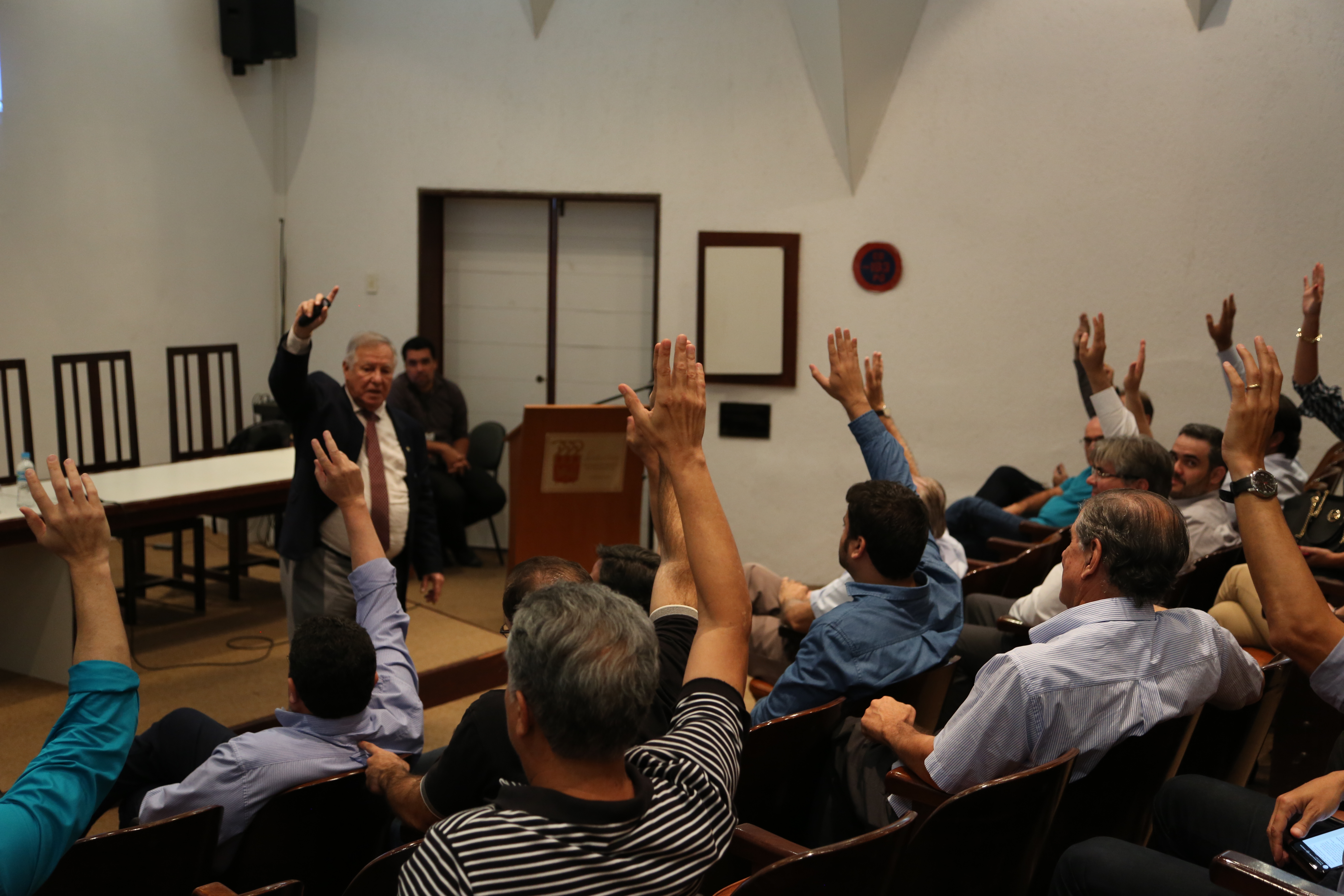 Leia mais sobre o artigo Em AGE, os médicos oftalmologistas acatam contraproposta da Amil