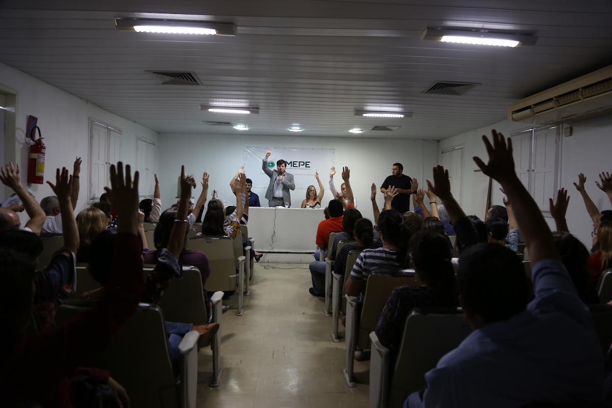 Leia mais sobre o artigo Médicos do Recife aprovam proposta de reajuste escalonado