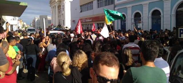 Leia mais sobre o artigo Prefeito recua e busca consenso com servidores