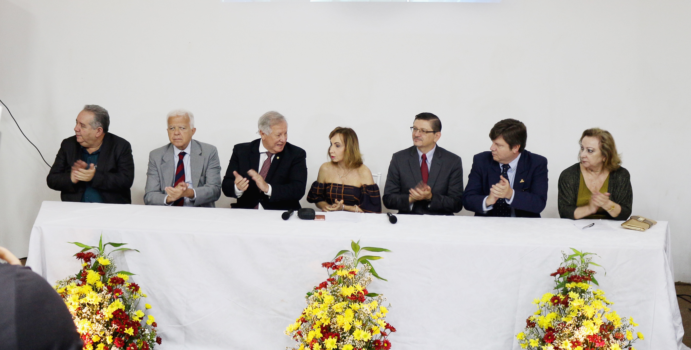 Leia mais sobre o artigo Simepe participa da entrega da medalha Maciel Monteiro e Prêmio Diva Montenegro