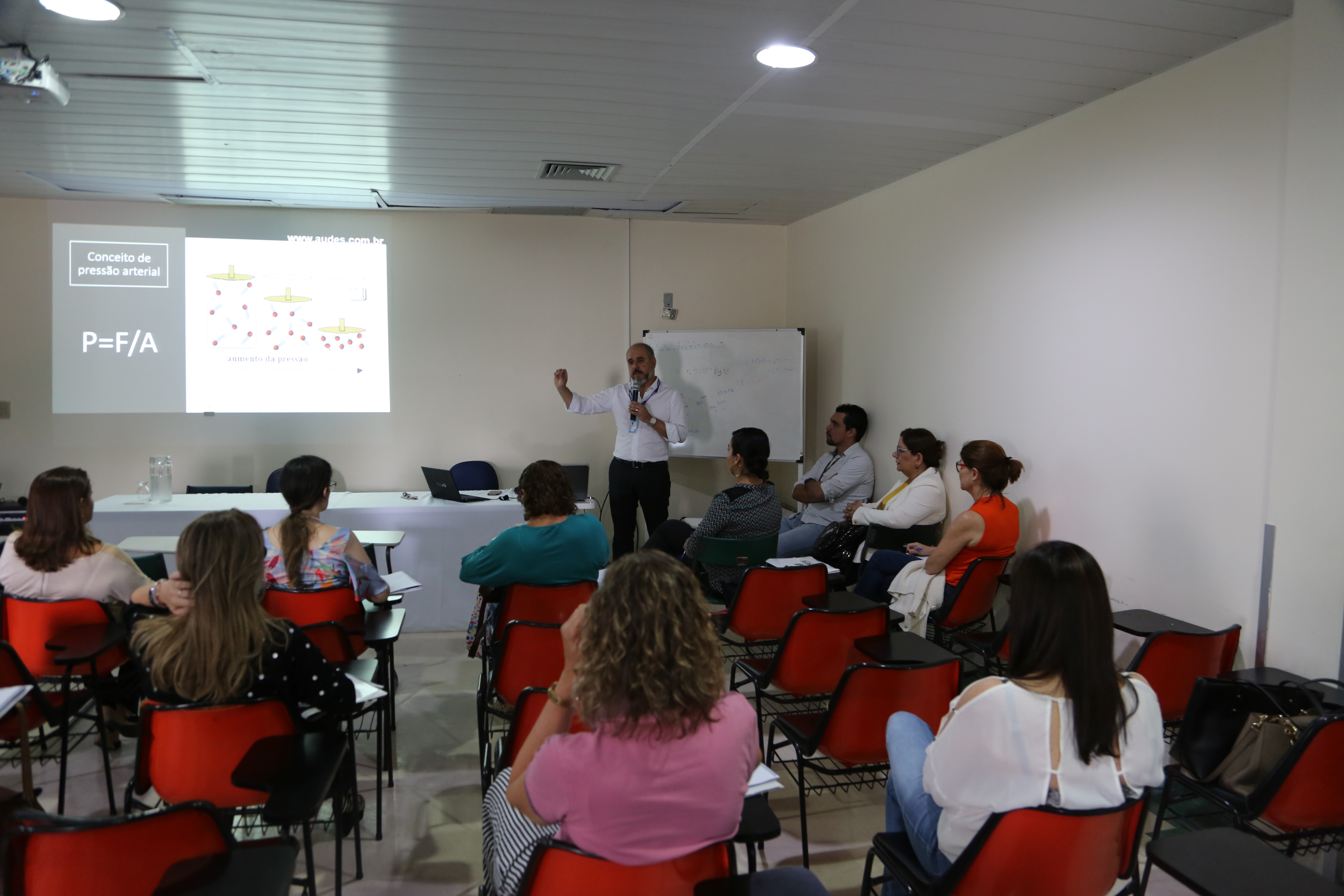 Leia mais sobre o artigo Curso possibilita novos conhecimentos para médicos da Prefeitura do Recife