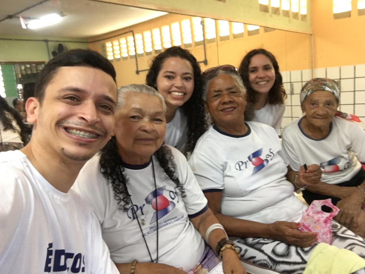 Leia mais sobre o artigo Sindicato Estudantil: futuros médicos levam amor e esperança às idosas do bairro Serrinha