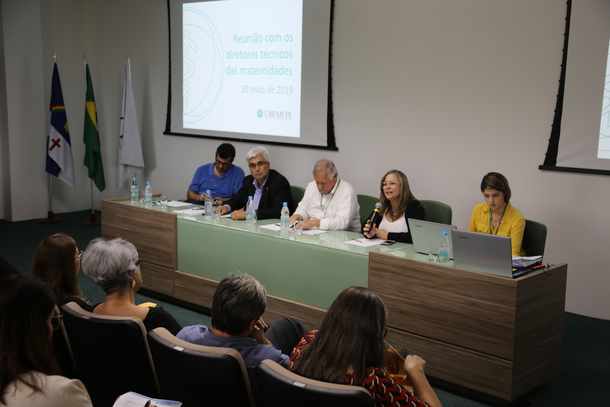 Leia mais sobre o artigo Entidades médicas e diretores técnicos avançam em debate sobre problemas da rede materno-infantil de Pernambuco