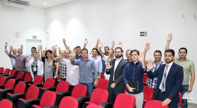 Leia mais sobre o artigo Médicos suspendem temporariamente as paralisações e irão avaliar propostas do Estado em assembleia dia 18/06