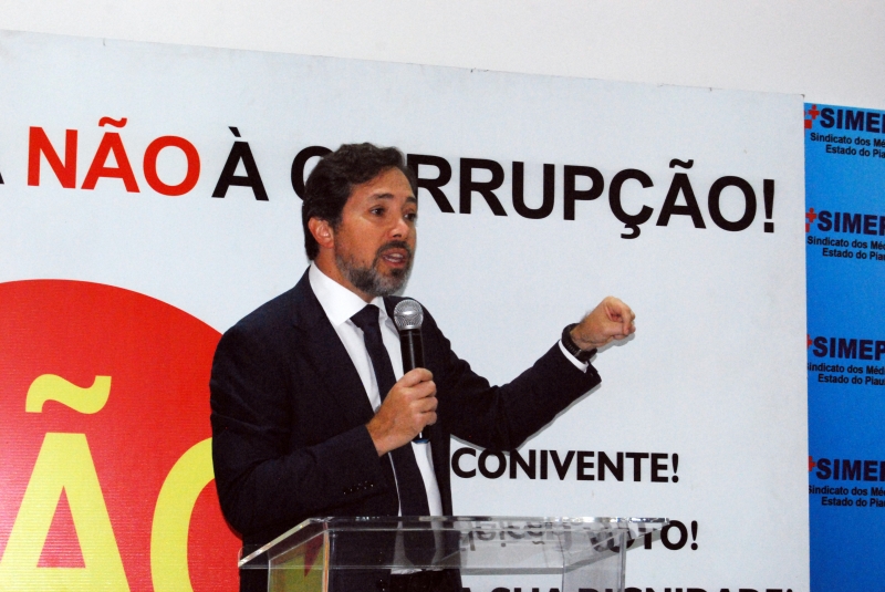 Leia mais sobre o artigo Médicos pedem por mais autonomia em palestra sobre Pejotização no SIMEPI