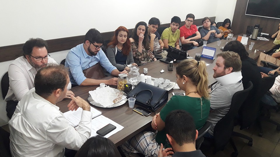 Leia mais sobre o artigo Residentes do IMIP se reúnem em AGE e seguem firmes no movimento