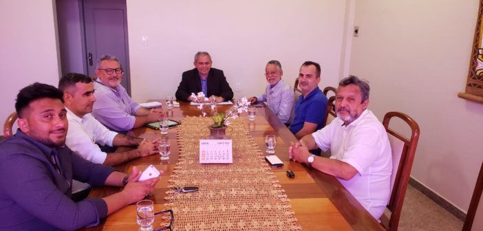 Leia mais sobre o artigo Sindmepa discute questões médicas com prefeito de Santarém